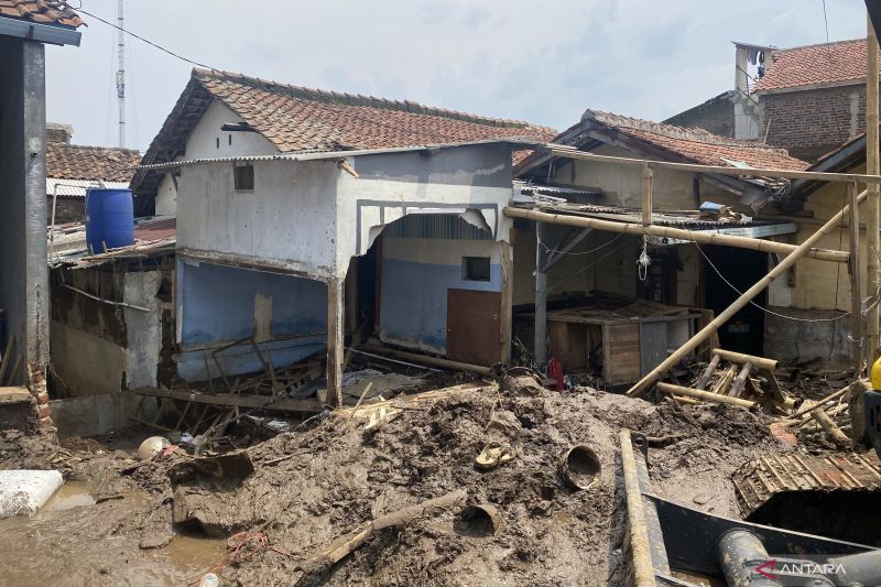 Pemkab Bandung tetapkan status tanggap darurat banjir hingga 20 Januari