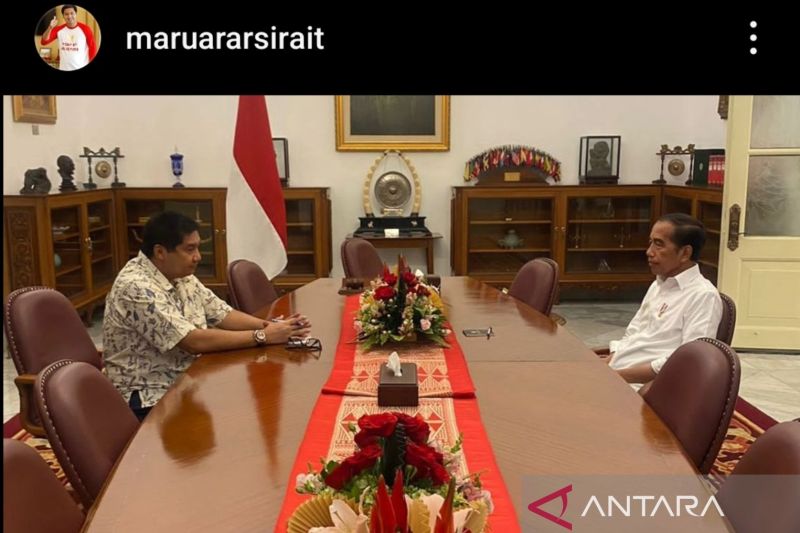 Maruarar Sirait membagikan foto bertemu Jokowi di medsos seiring pamit mundur dari PDIP