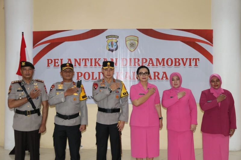 Kapolda Kaltara Pimpin Sertijab Dirpamobvit Polda Kaltara - ANTARA News ...