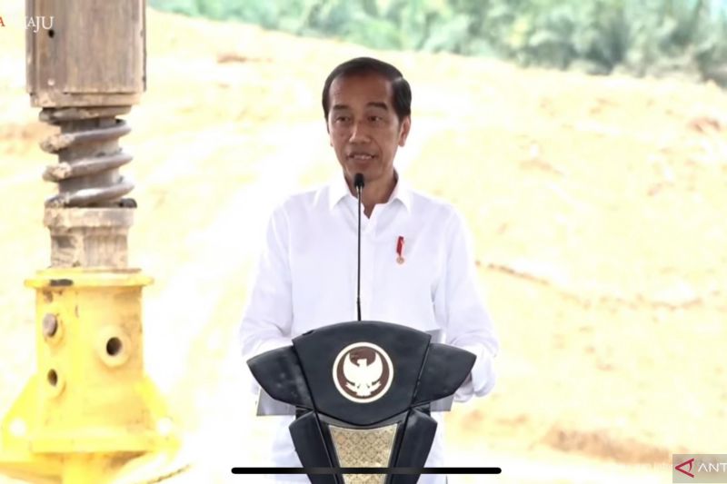 Presiden Jokowi letakkan batu pertama pembangunan masjid kapasitas 61.000 jamaah di IKN