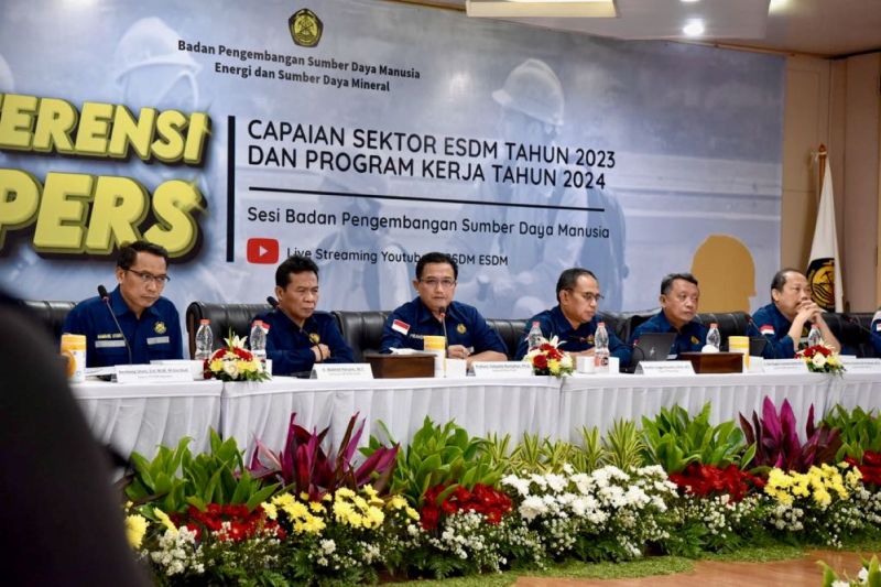 Peserta Ikuti Pelatihan Dan Sertifikasi Sektor Esdm Pada Antara News