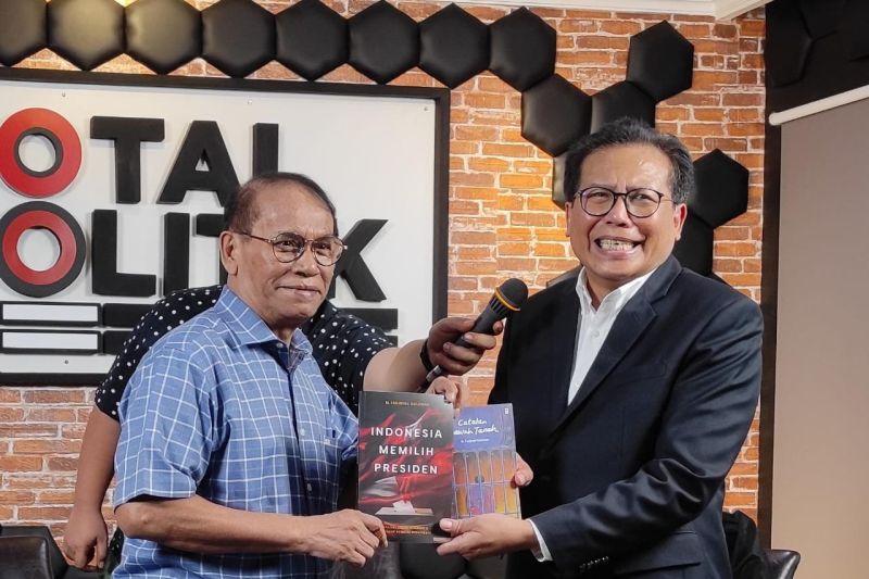 Dubes Fadjroel Rachman meluncurkan buku 'Indonesia Memilih Presiden'