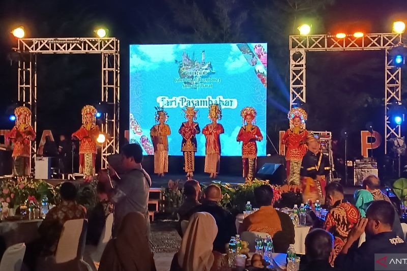 Sumbar Gandeng Telkomsel Hitung Kunjungan Wisatawan Pada 2024 ANTARA News   IMG 20240120 211809 