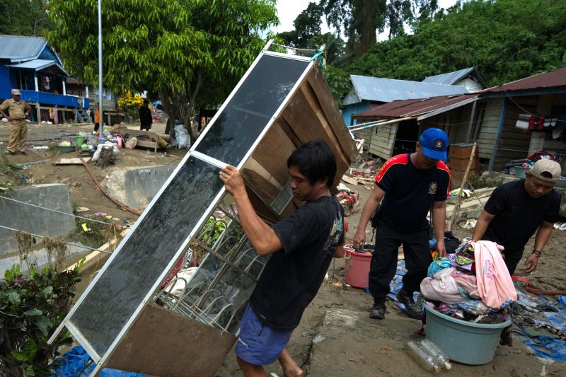 Tiga rumah hilang akibat banjir bandang