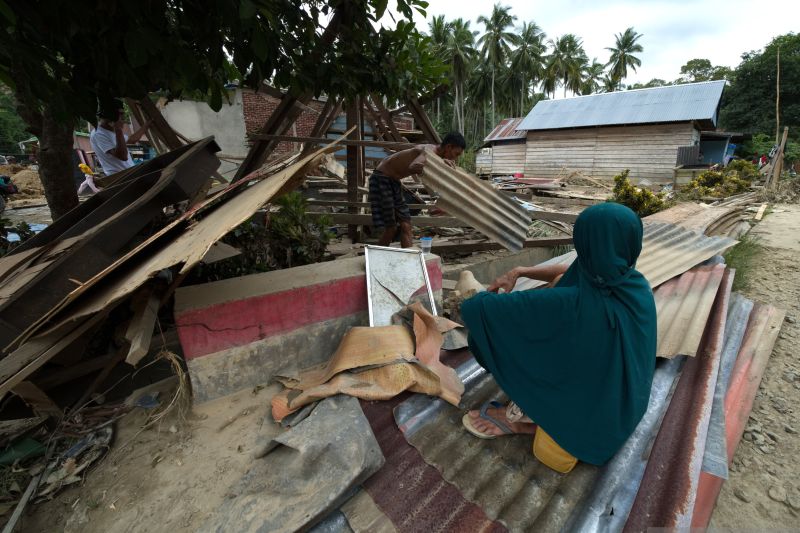 Tiga rumah hilang akibat banjir bandang