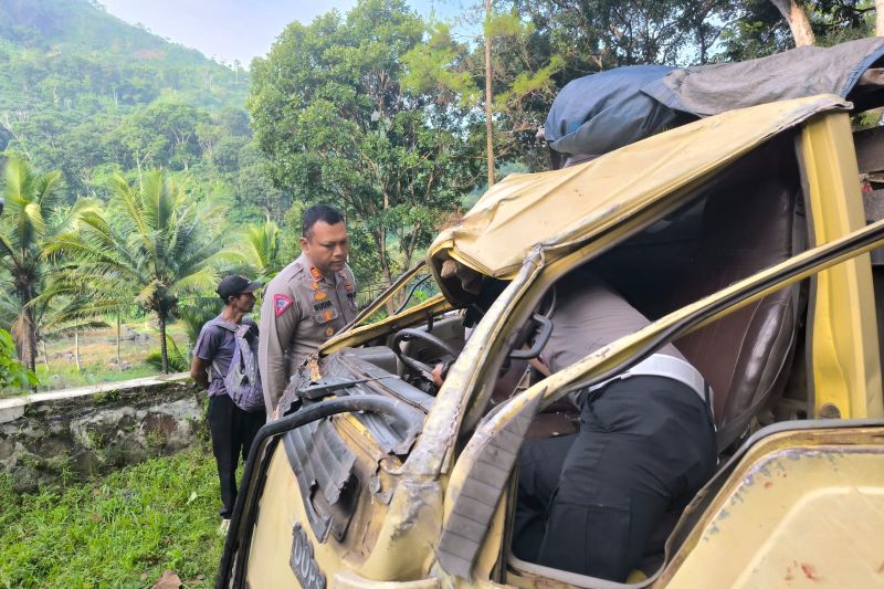 5 Orang meninggal dalam kecelakaan truk peziarah di Bandung Barat