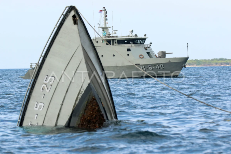 Penenggelaman kapal Angkatan Laut untuk mendukung konservasi