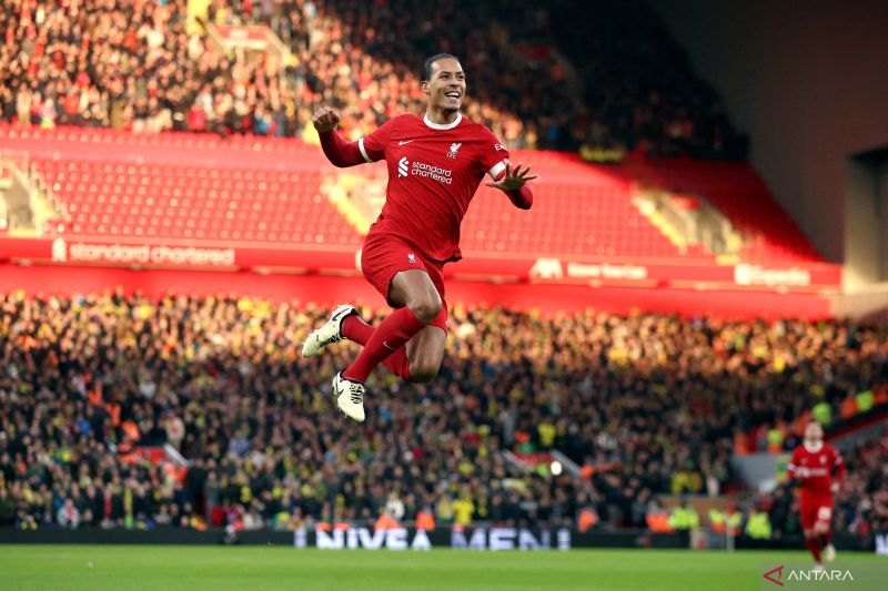 Van Dijk mengantar Liverpool menjuarai Piala Liga Inggris