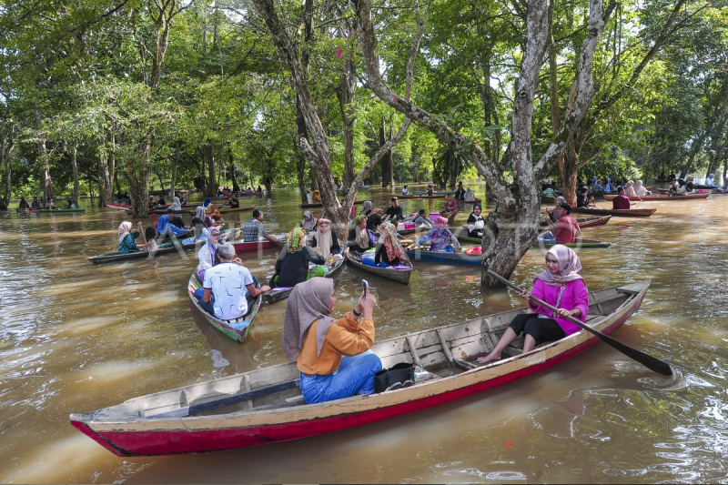 Wisata Pasar Apung saat banjir di Muaro Jambi