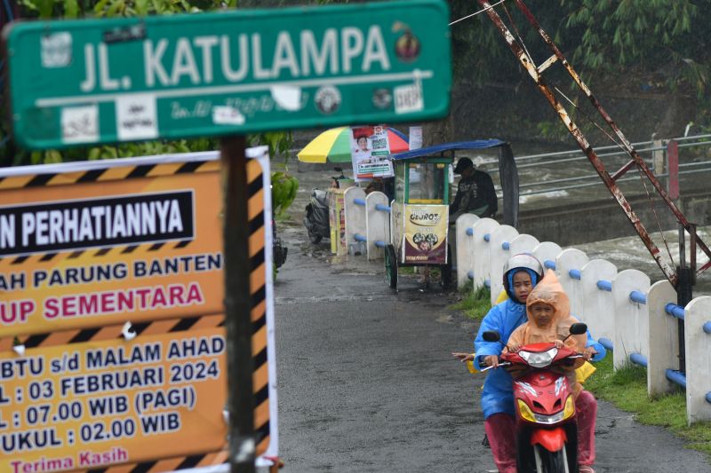 BMKG prakirakan Bandung dan sebagian besar wilayah hujan ringan pada Senin