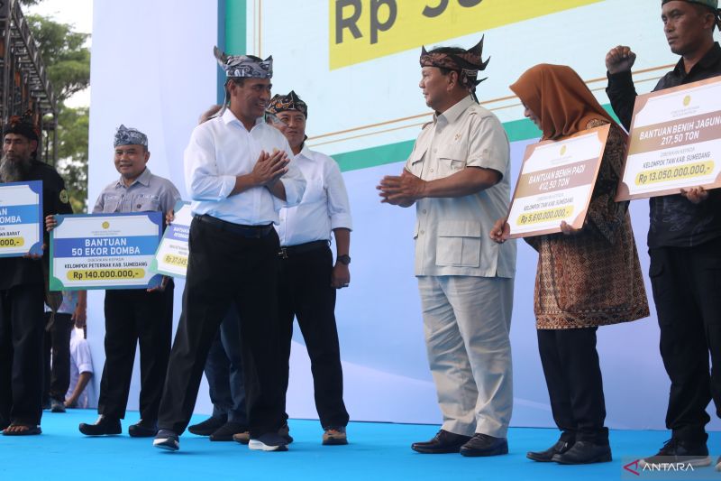 Menhan Prabowo dan Mentan Andi Amran disambut 60.000 petani dan peternak se-Jabar