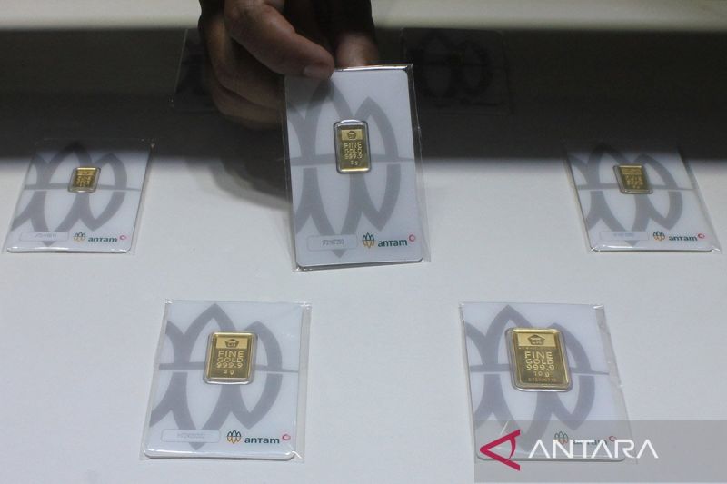 Harga emas Antam hari ini naik Rp6.000 per gram