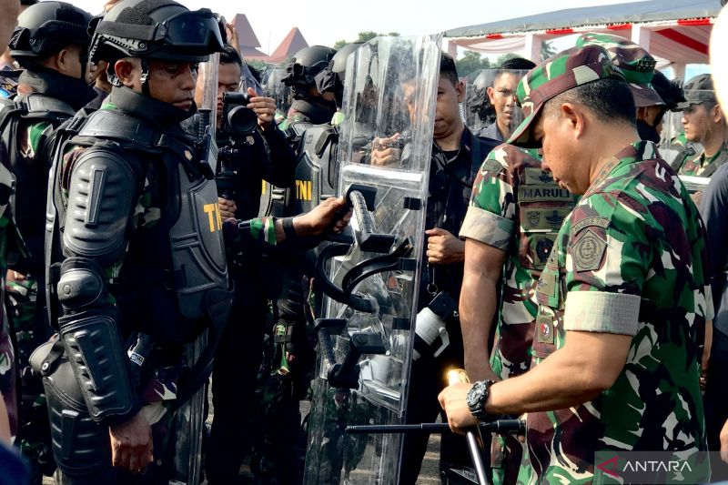 Panglima TNI cek langsung kesiapan prajurit dan peralatan bantu pengamanan Pemilu 2024