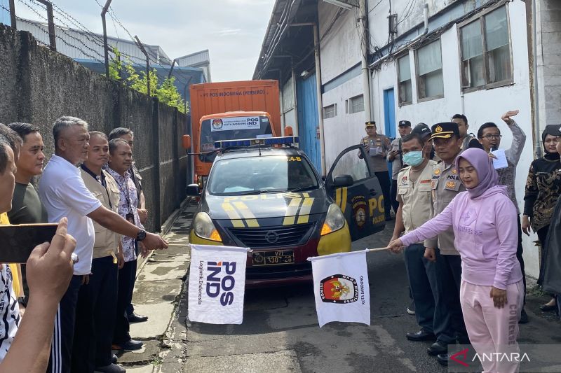 KPU Kota Bandung mulai distribusikan surat suara ke gudang kecamatan