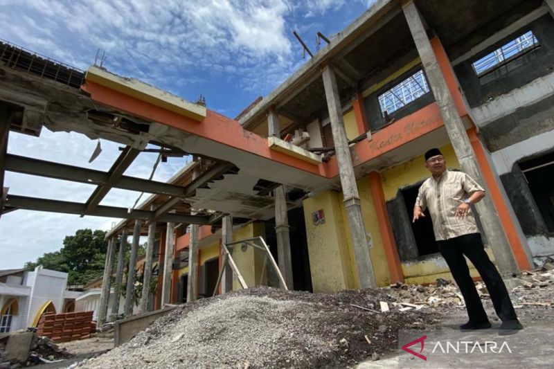 Disdik Jawa Barat tinjau pembangunan SMKN 2 Garut yang mangkrak