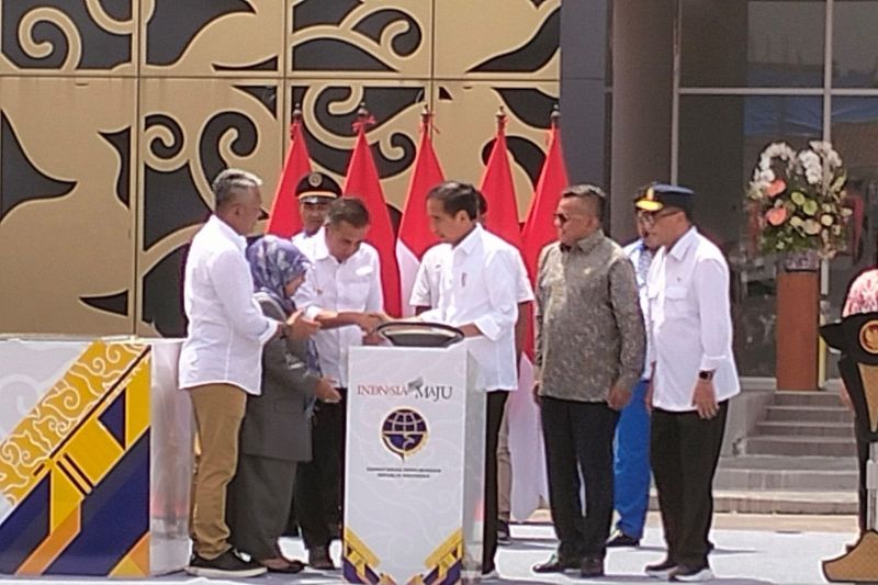 Presiden Jokowi resmikan Terminal Bus Leuwipanjang dan Banjar di Bandung