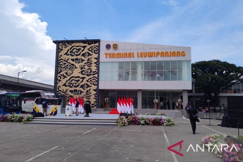 Menhub: Terminal Bus Leuwipanjang Bandung jadi percontohan terminal di Indonesia