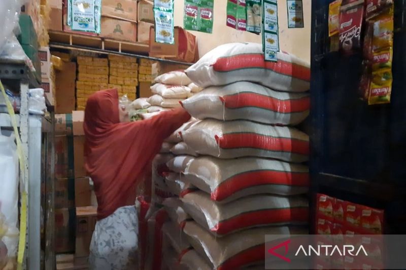 Harga bahan pokok naik karena produsen kasih harga tinggi, kata Aprindo