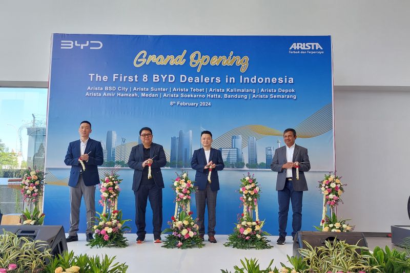BYD resmikan 8 diler pertama secara serentak termasuk di Bandung