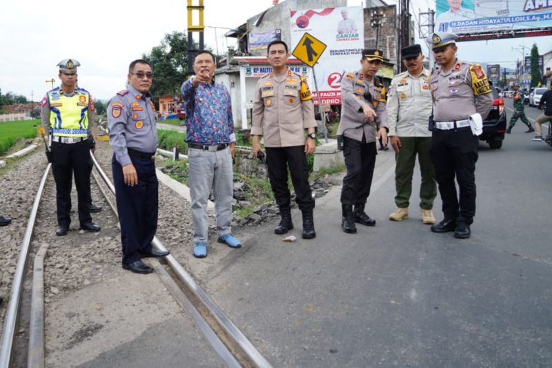 Pj Bupati: Penyebab macet di jalan jalur Bandung-Garut harus diatasi