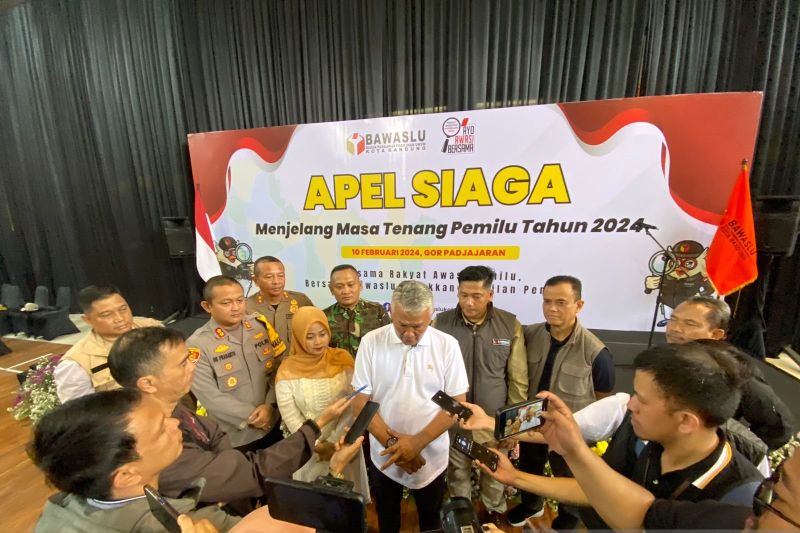 Kota Bandung turunkan 1.700 personel Satpol PP untuk tertibkan APK pemilu