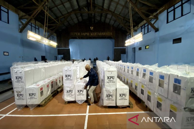 KPU Kabupaten Bandung selesaikan distribusikan logistik pemilu ke PPK