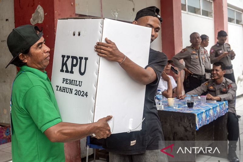 Distribusi terakhir logistik pemilu di Palu
