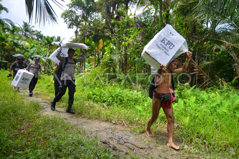 Distribusi logistik Pemilu ke pedalaman Mentawai