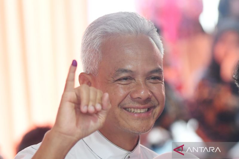 Ganjar Pranowo coblos Pemilu 2024 di Semarang