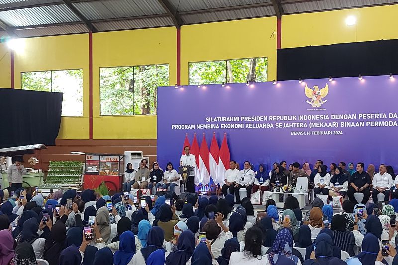 Presiden Jokowi apresiasi disiplin nasabah PNM Mekaar