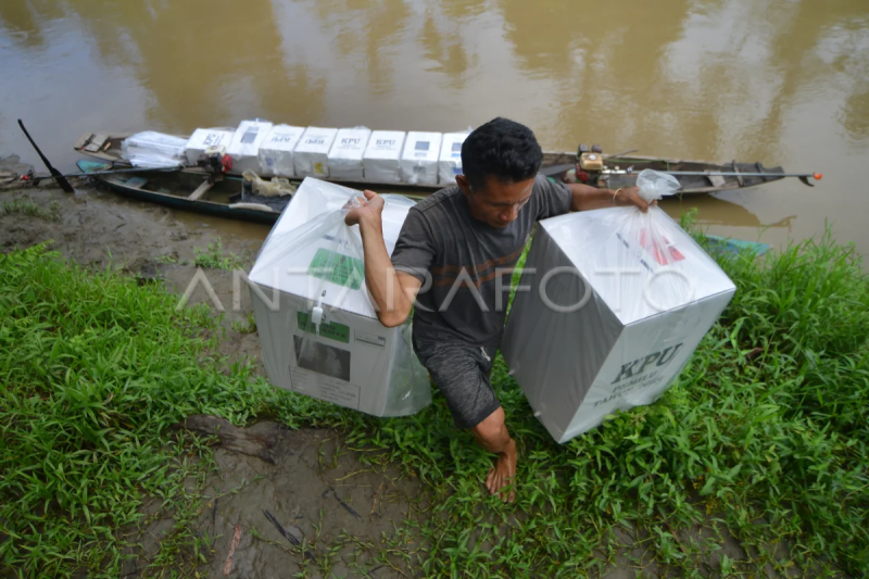 Distribusi balik logistik pemilu dari pedalaman Mentawai