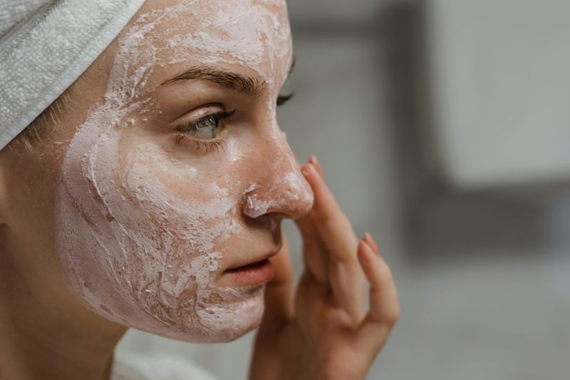 Cara double cleansing yang tepat untuk membersihkan wajah