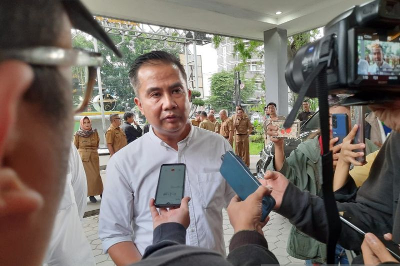 Pj Gubernur Jawa Barat  pastikan petugas pemilu meninggal dapat santunan KPU