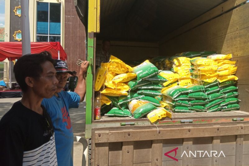 Pemkab Cirebon salurkan beras SPHP ke pelosok desa untuk tekan harga