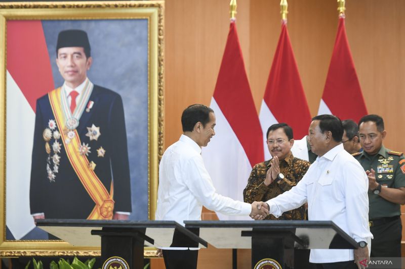 Menteri Pertahanan Prabowo terima kenaikan pangkat dari Presiden Jokowi