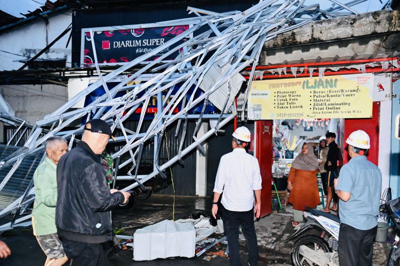 Pj Gubernur Jawa Barat minta warga tingkatkan kewaspadaan terhadap cuaca ekstrem