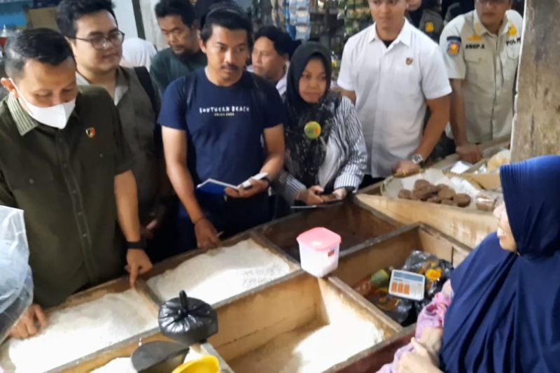 Satgas Pangan Tasikmalaya lakukan pengecekan ketersediaan beras di pasaran