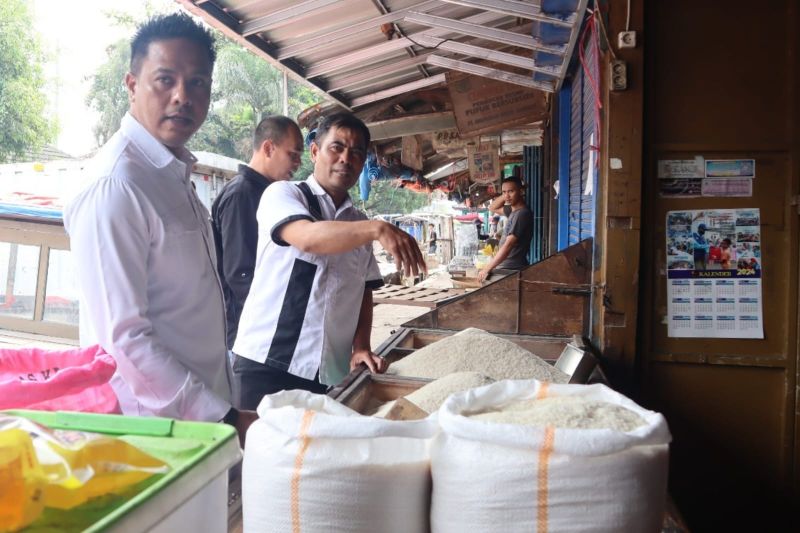 Hasil cek Satgas Pangan Garut, beras di pasaran tersedia cukup