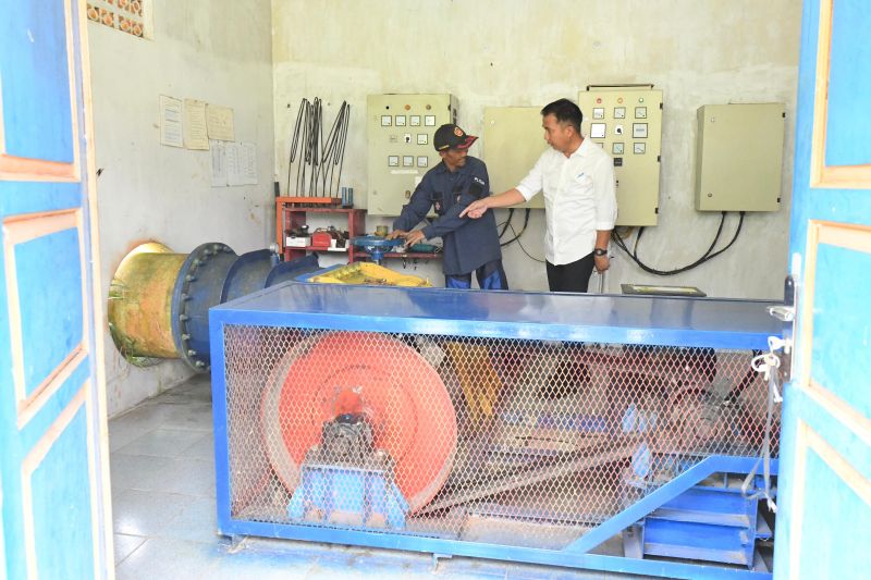 83 rumah di Gunung Halu Bandung dialiri listrik dari pembangkit mikro hidro