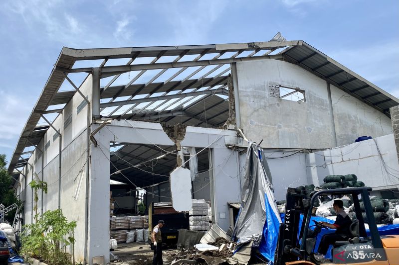 BMKG Bandung minta warga waspadai potensi angin puting beliung hingga Maret