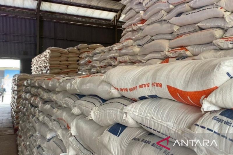 Bulog Dramaga Bogor sediakan 8 ribu ton beras