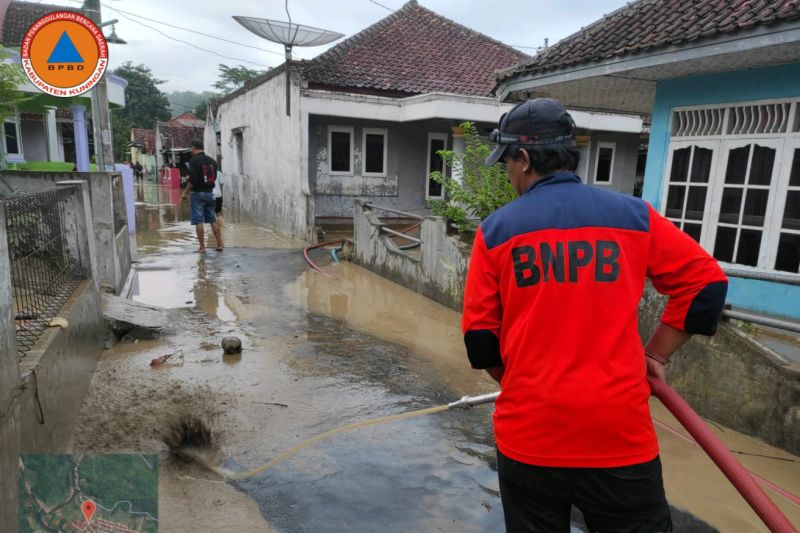 BPBD evakuasi dan penanganan banjir di Kuningan
