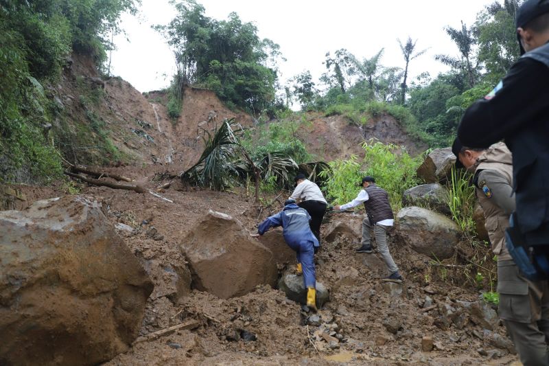 Masyarakat wilayah selatan Garut agar waspadai bahaya longsor