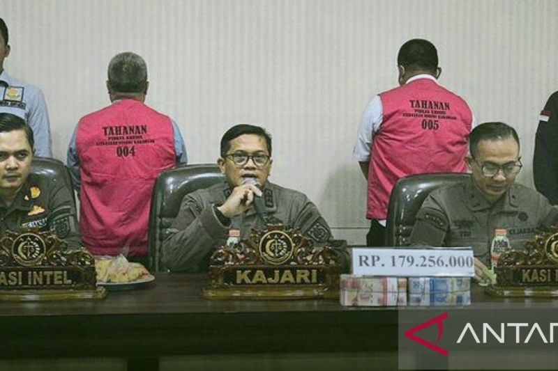 2 pejabat Dishub Karawang jadi tersangka kasus tipikor proyek PJU