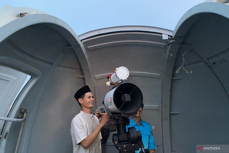 Observatorium Albiruni Unisba melakukan pengamatan hilal awal Ramadhan