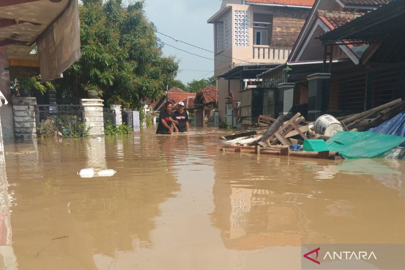 Kabupaten Cirebon tetapkan status tanggap darurat untuk penanganan banjir