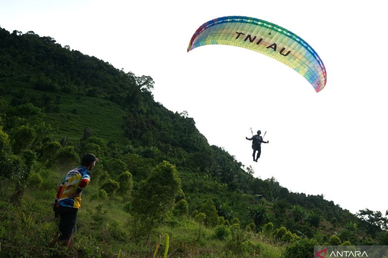 Pengembangan wisata paralayang di Kolaka