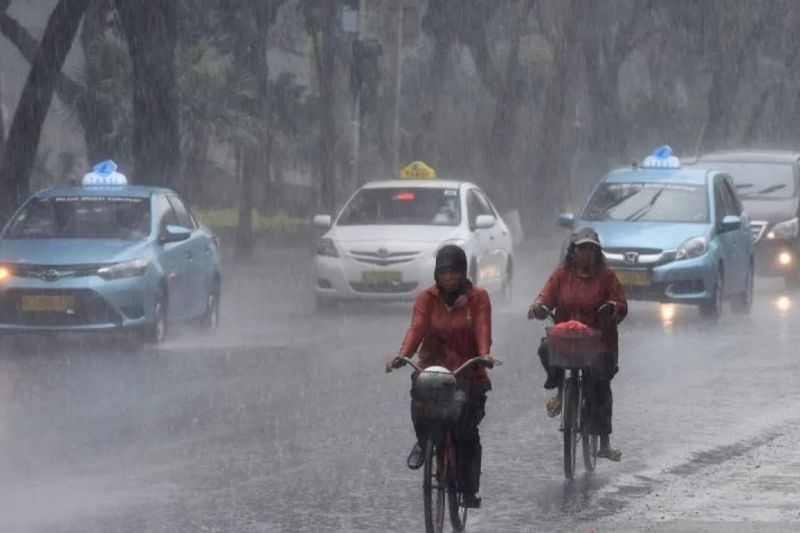 BMKG peringatkan potensi hujan lebat di Jabar dan 19 provinsi lain