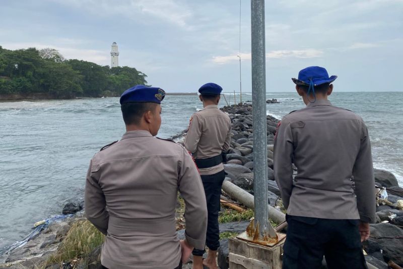 Satpolairud tingkatkan patroli mitigasi bencana angin kencang di pantai Garut