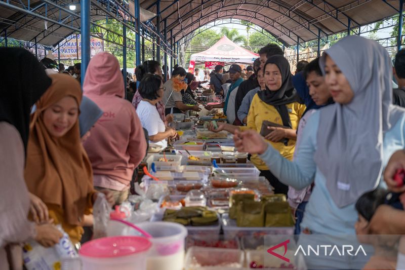 Pasar Ramadhan di Palu